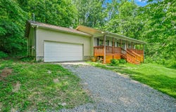 4819 Hillard Ln, Strawberry Plains, TN 37871