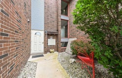 7921 S 68th St, Franklin, WI 53132