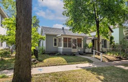 1438 Kane St, La Crosse, WI 54603