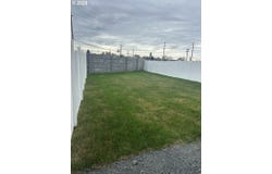 1075 NE EMERALD Dr, Hermiston, OR 97838