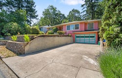 2120 W 23rd Avenue, Eugene, OR 97405