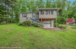 13 Hillside Street, Nicholson, PA 18446
