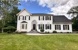 40 Walker Dr, Hillsborough Twp., NJ 08844-5429