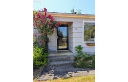 1891 LINNELL AVE, Roseburg, OR 97471
