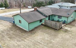 2235 Center, DIXON, IL 61021