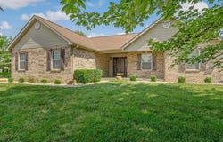 5767 Meramec Court, Smithton, IL 62285