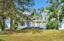 5537 Bristol Avenue NW, Comstock Park, MI 49321