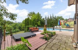5104 Town Vu  RD, Bentonville, AR 72712