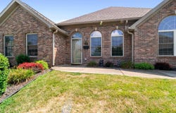 8200 Wyntree Villas Drive, Newburgh, IN 47630