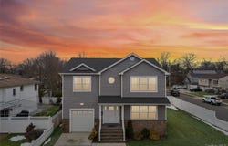 2162 Seamans Neck Road, Seaford, NY 11783