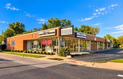 4001 Golf Road, Skokie, IL 60076