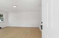 100 Canterbury Drive, London, OH 43140