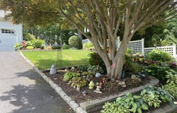 15 Royalwood Court, Cheshire, CT 06410