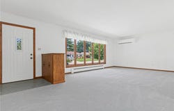 1456 Burke Avenue W, Roseville, MN 55113