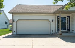 1315 E Pinecrest Ln, Elkhorn, WI 53121