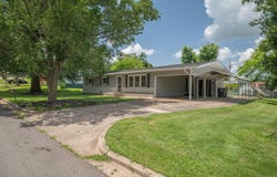 103 N Spring Street, Cassville, MO 65625