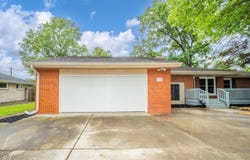 940 S Westchester Park Drive, Yorktown, IN 47396