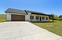 252 Old Middlesboro Hwy, LaFollette, TN 37766