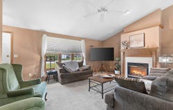 674 SWAN Road, DE PERE, WI 54115-8243
