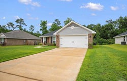 22826 Ridgewood Dr, Robertsdale, AL 36567