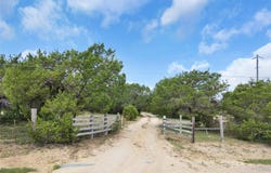 635 Ramms DR, Florence, TX 76527