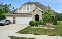 4582 W Lakeway Drive, New Palestine, IN 46163