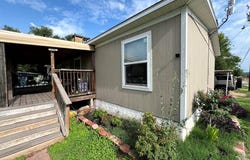 138 N Third St, Harper, TX 78631