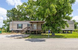298 E 16th St, Larose, LA 70373