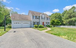 20 Anna Rd, Franklin, MA 02038
