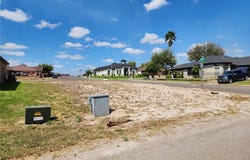 504 N Kika De La Garza Boulevard, La Joya, TX 78560