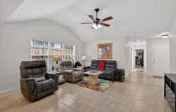 268 Braeburn Cir, Meadowlakes, TX 78654