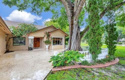 5355 NW 77th Ter, Coral Springs, FL 33067