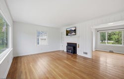 147 Main St, Lebanon Boro, NJ 08833-2136