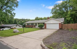 521 Unique Drive, Burnsville, MN 55337
