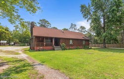 527 Highway 172, Hubert, NC 28539