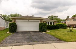70 Dover Drive, Des Plaines, IL 60018