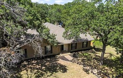 201 Trailwood Drive, Euless, TX 76039