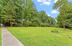 201 Cobblestone Drive, Chapel Hill, NC 27516