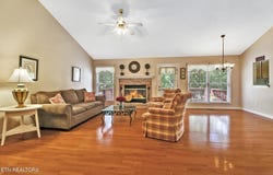 100 Kings Down Drive, Crossville, TN 38558