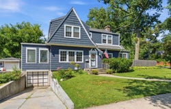 1249 Maple Avenue, Downers Grove, IL 60515