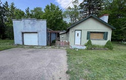 5740 County Road 550, Marquette, MI 49855