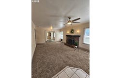 1760 W BROADWAY, Eugene, OR 97402