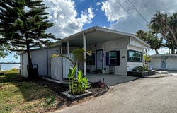 36 Riverview Dr, Ellenton, FL 34222