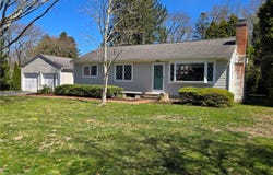 71 Kenyon Avenue, South Kingstown, RI 02879