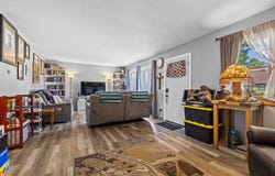 1521 2nd St, Minot, ND 58701