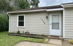 1328 E 25th Terrace, Lawrence, KS 66046