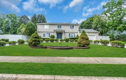 16 Redfern Road, Eatontown, NJ 07724