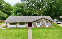 1206 Dartmoor Drive, Clinton, MS 39056