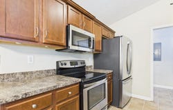 9402 Clubview Dr, Louisville, KY 40291