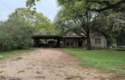101 N Kings TRL, Little River Academy, TX 76554